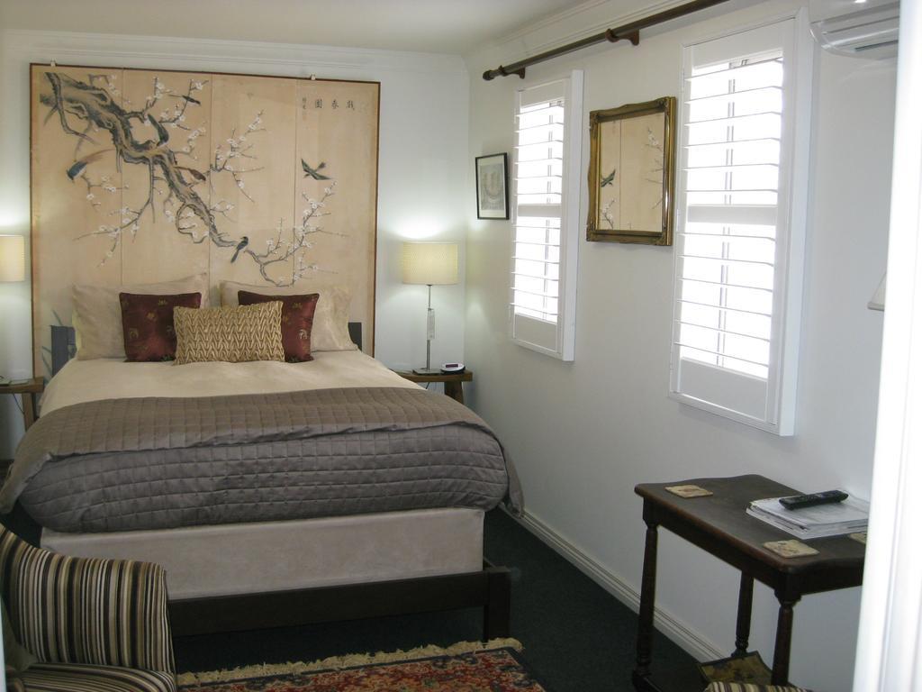 Three Chimneys Bed And Breakfast Boutique Guest House Albany Kamer foto